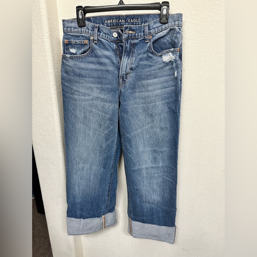 American Eagle Outfitters Women’s Light Blue Straight Jeans